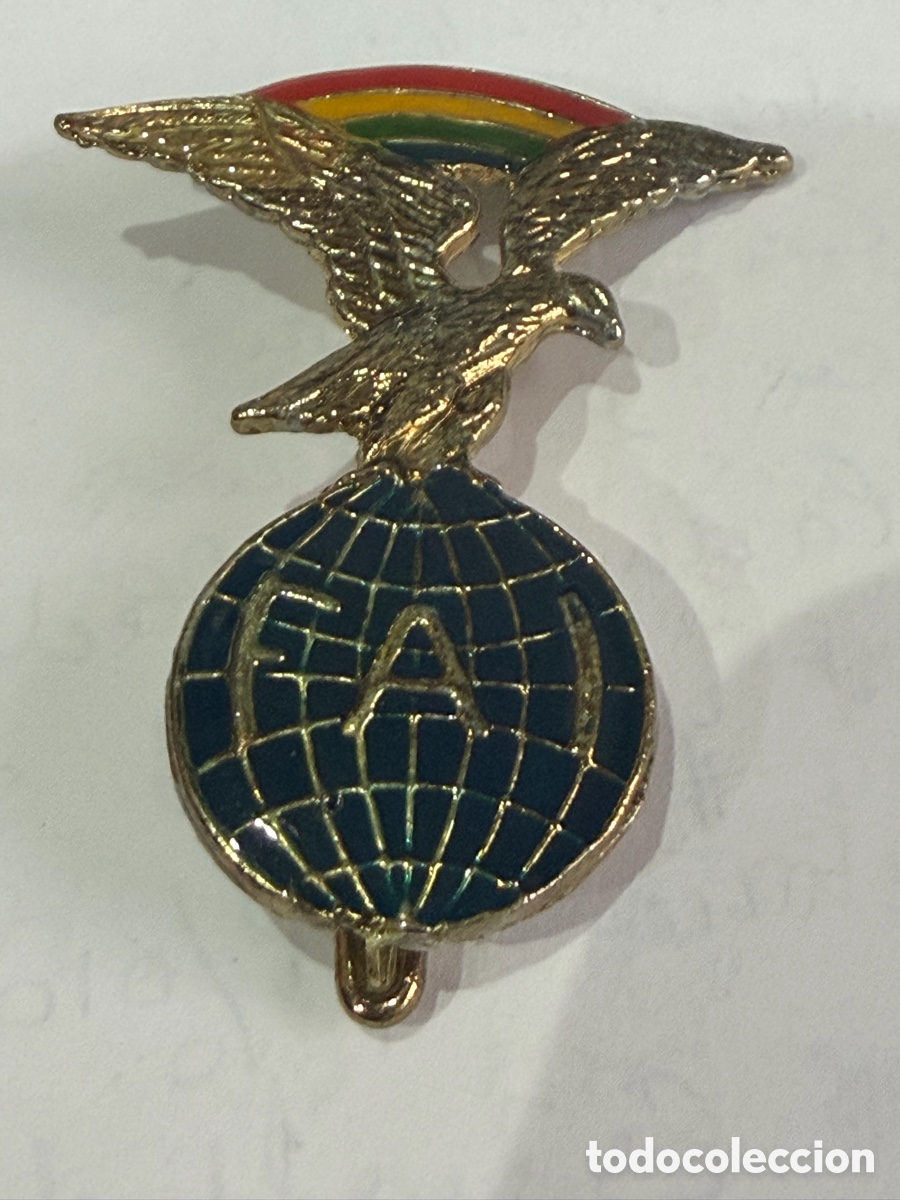 Militaria: Distintivo FAI - Federaci&oacute;n Aeron&aacute;utica Internacional -