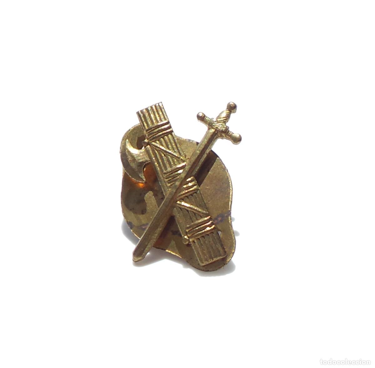 Militaria: INSIGNIA DISTINTIVO DE CUELLO, CUERPO DE LA GUARDIA CIVIL, SELLO DE CELADA.
