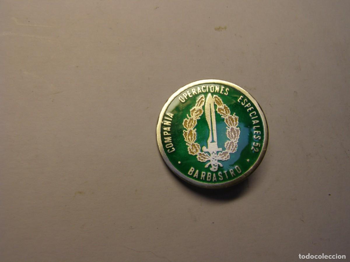 Militaria: Insignia militar a&ntilde;os 80, COES. Barbastro