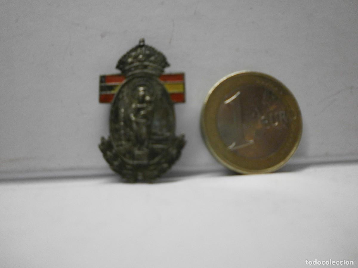Militaria: antigua insignia division azul