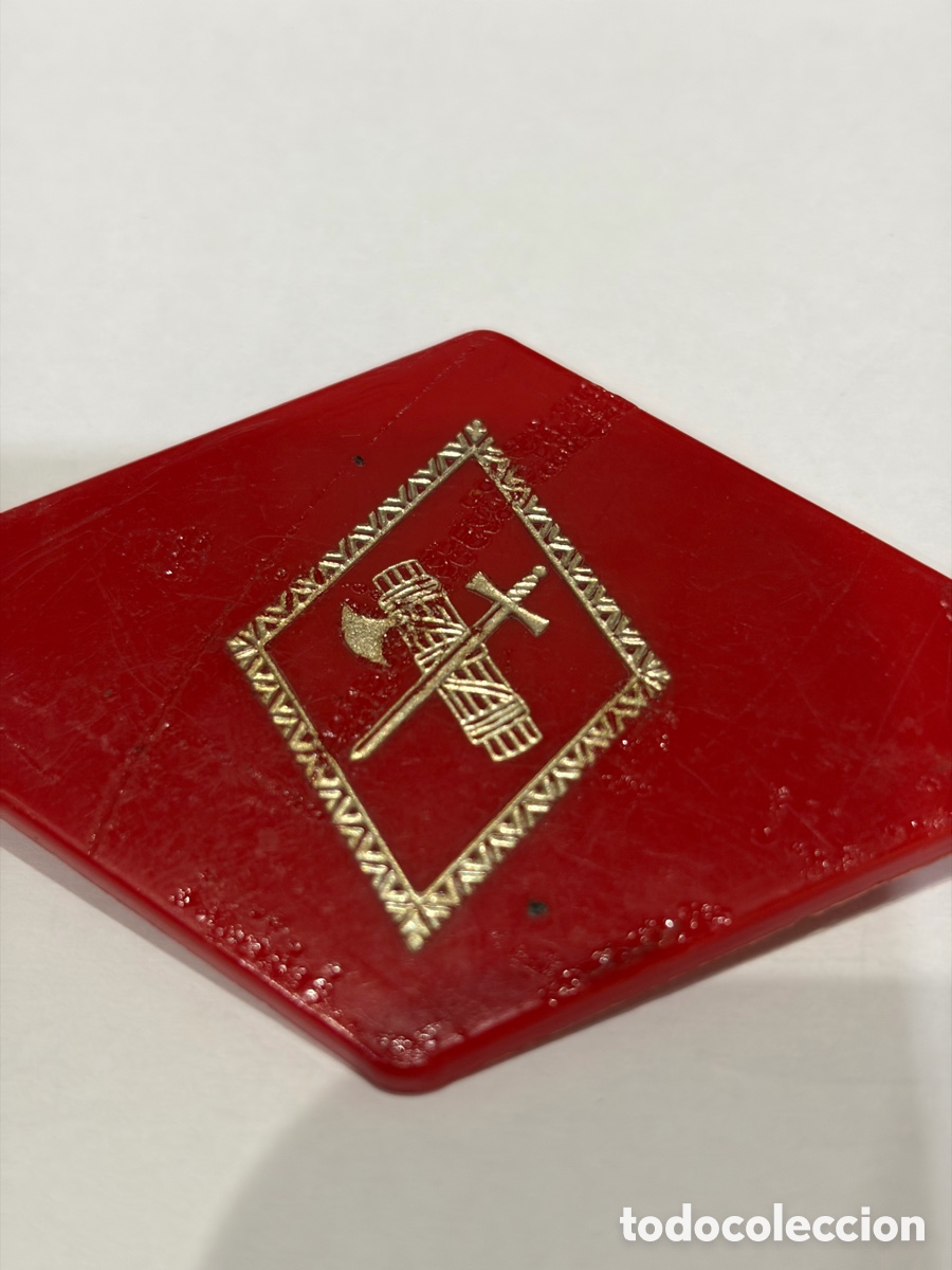 Militaria: Emblema de pecho de la Guardia Civil de 7,5 x 4,5 cm