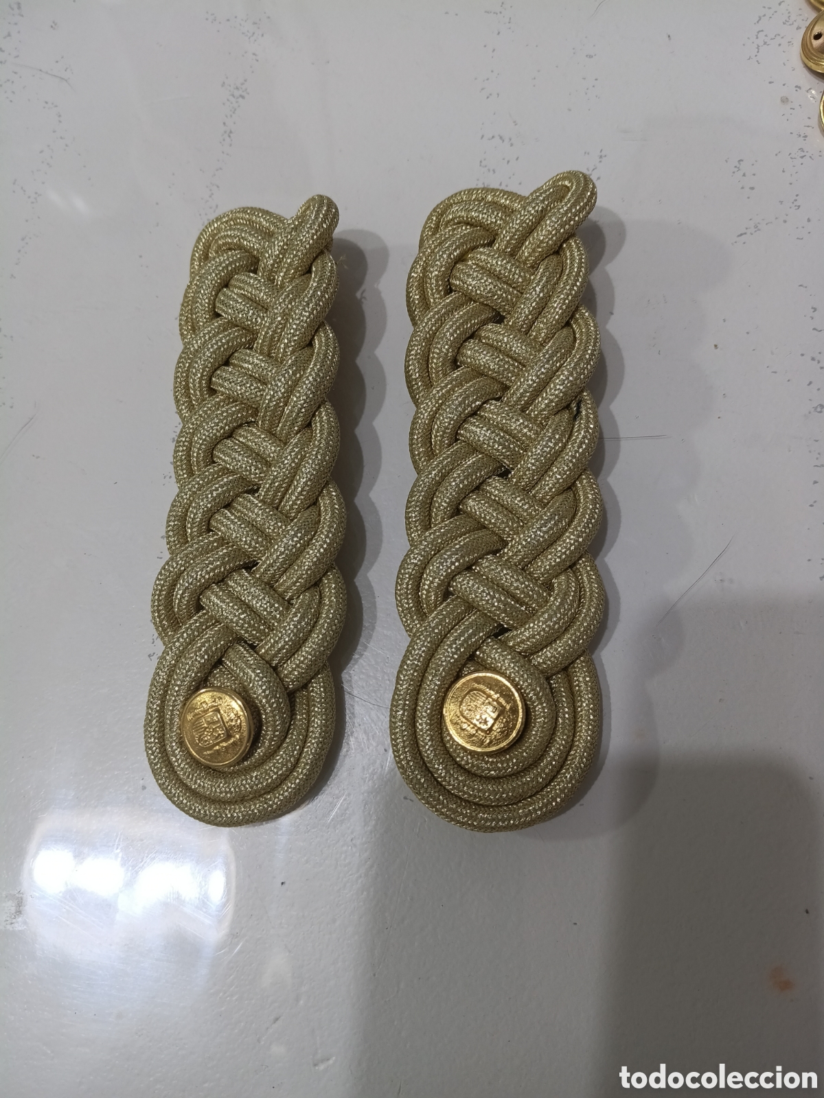 Militaria: palas de uniforme de Gala Cuerpo Seguridad del Estado
