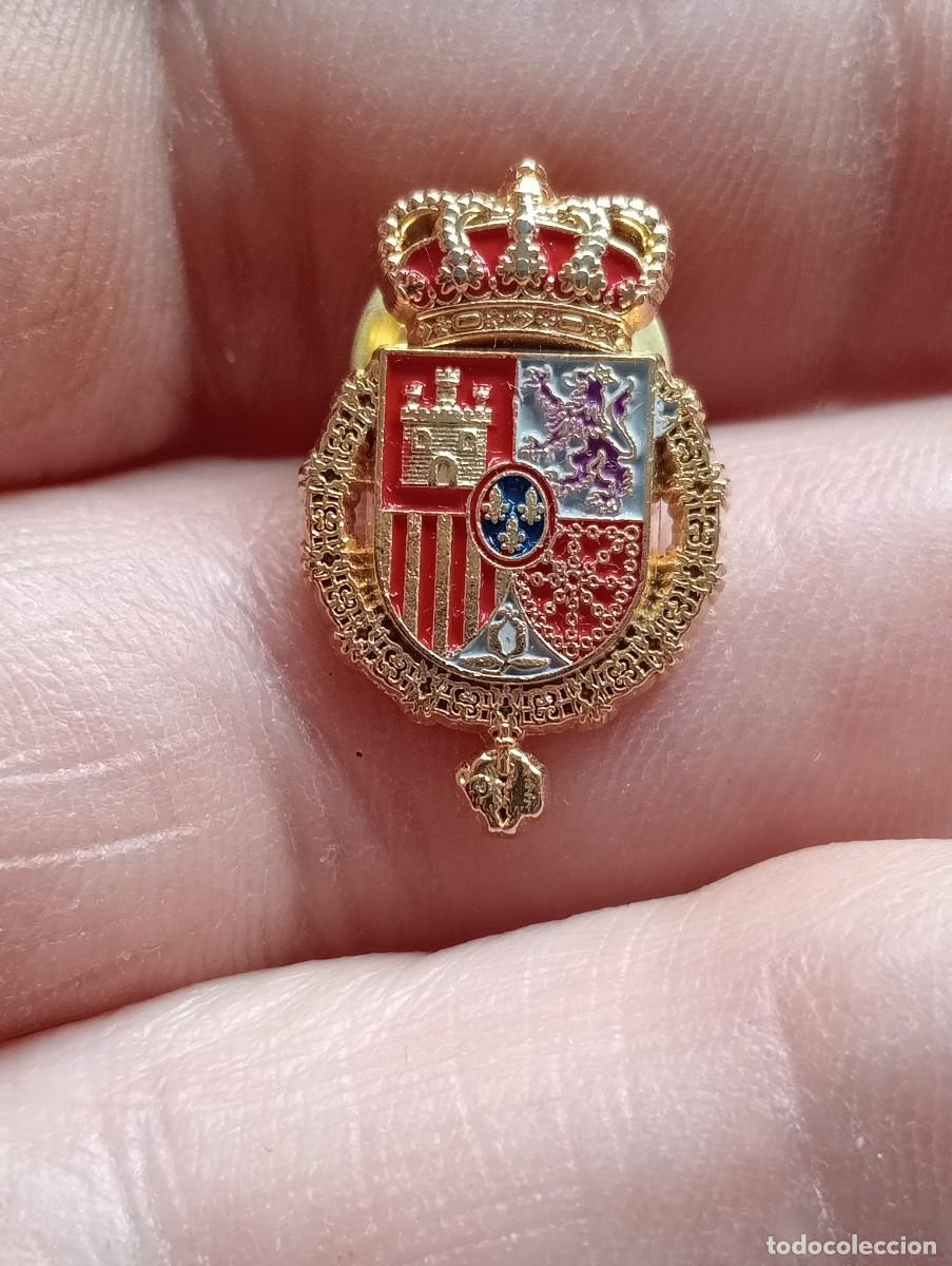 Militaria: PINS ESCUDO CASA REAL GUARDIA REAL BORB&Oacute;NICA EJERCITO ESPA&Ntilde;OL, INSIGNIA MILITAR