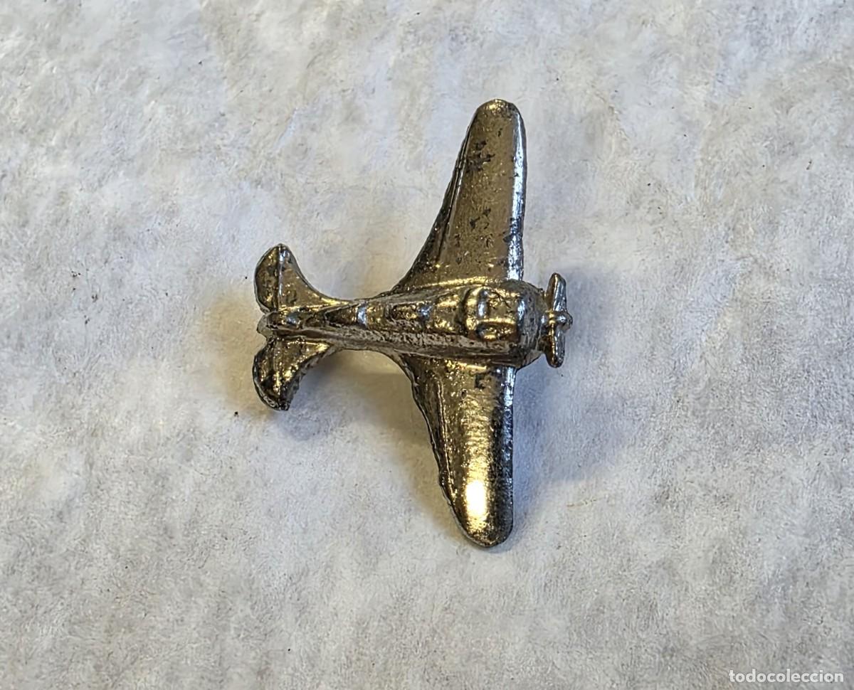 Militaria: Avi&oacute;n de aguja, insignia