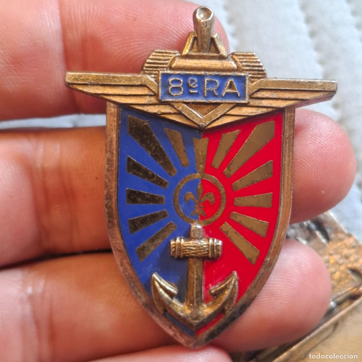 Militaria: Antigua insignia del 8.&ordm; Regimiento de Artiller&iacute;a del Ej&eacute;rcito de Tierra franc&eacute;s 1945 -70.