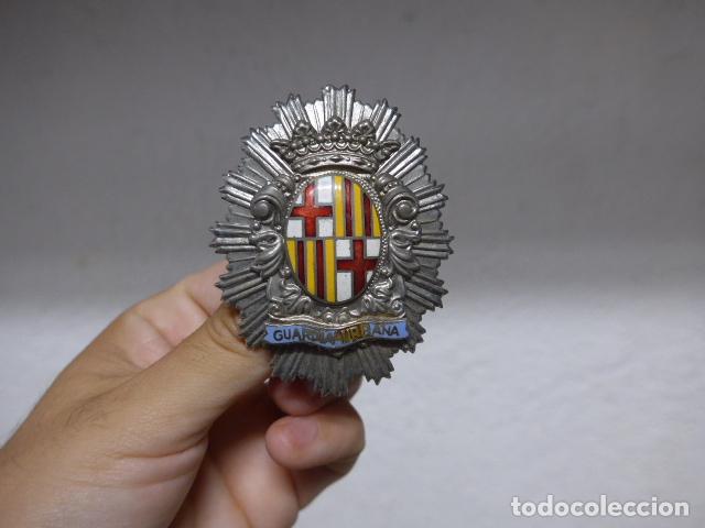 Militaria: Antigua insignia placa de policia original de Barcelona, guardia urbana, emblema