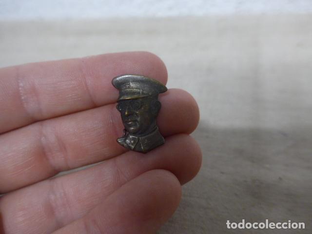 Militaria: Antigua insignia del General Mola de guerra civil, original