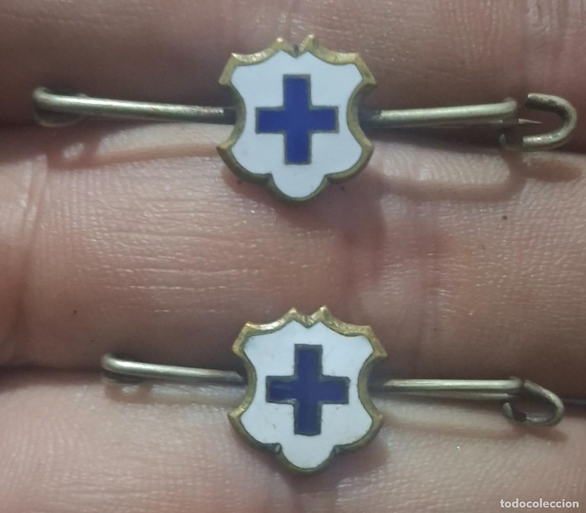 Militaria: ANTIGUA Pareja de INSIGNIAS DE LA SOCIEDAD DE LA CRUZ AZUL 1WW