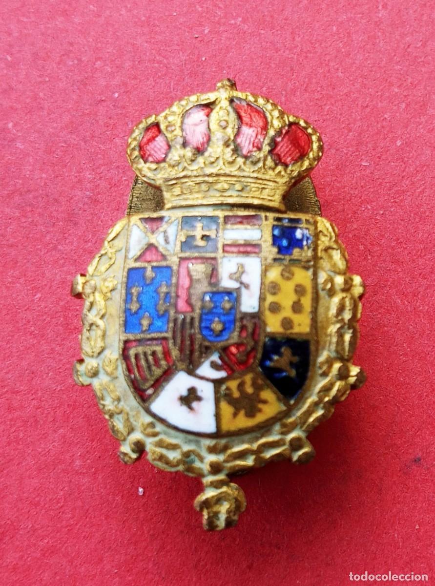 Militaria: Insignia Antigua Mon&aacute;rquica en Esmalte.
