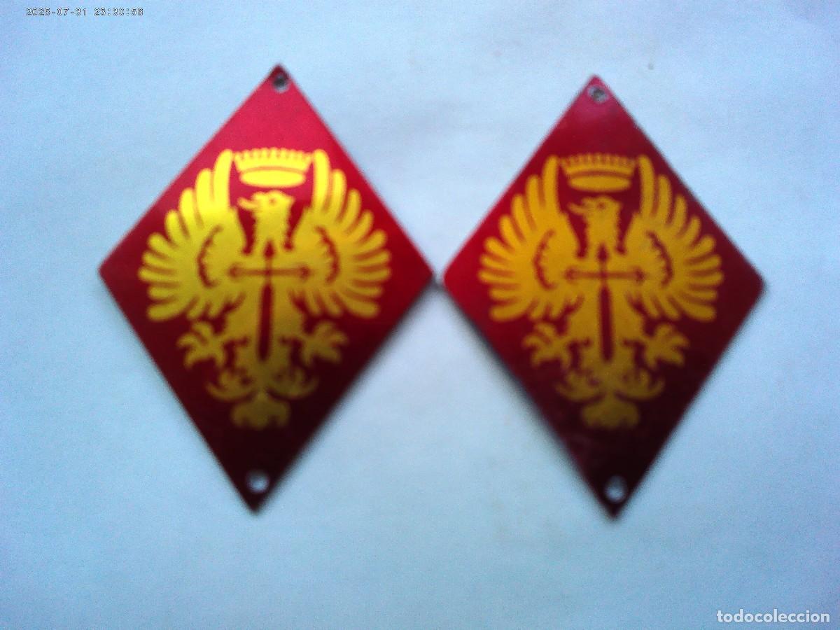 Militaria: PAR DE ROMBOS DE CENTRO DE INSTRUCCION DE RECLUTAS , EPOCA DE FRANCO