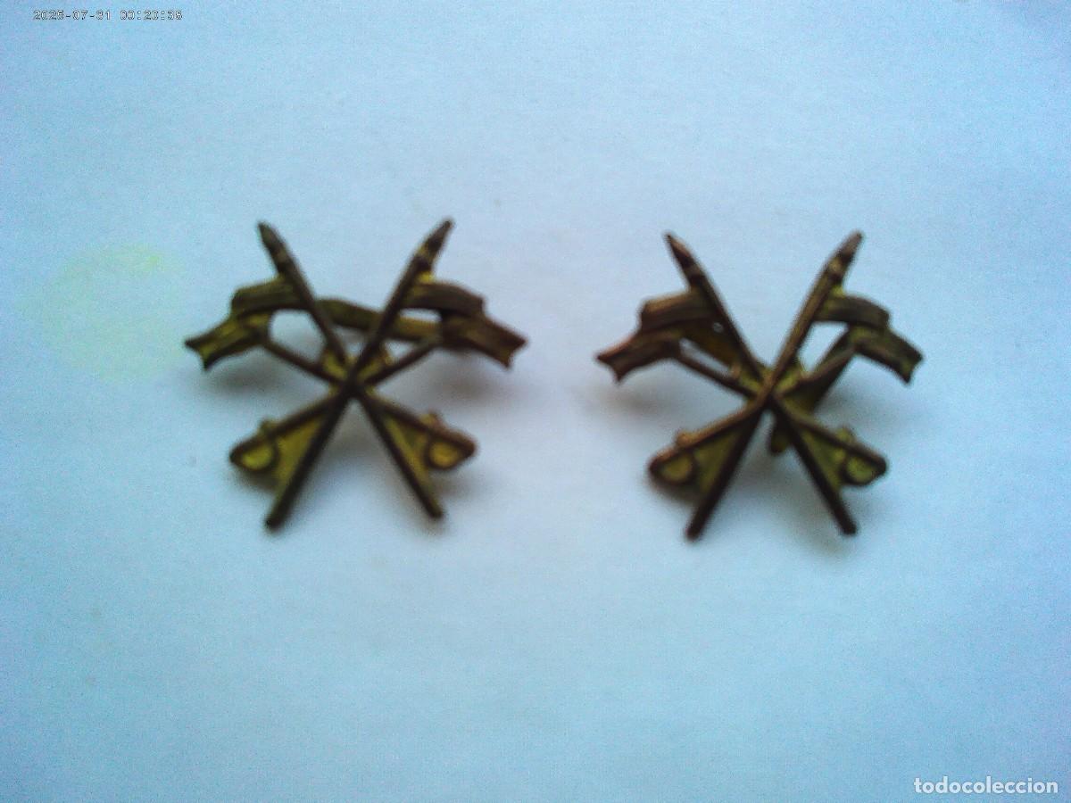 Militaria: REPUBLICA - GUERRA CIVIL : PAR DE EMBLEMAS DE CABALLERIA , PARA CUELLOS O GORRILLO
