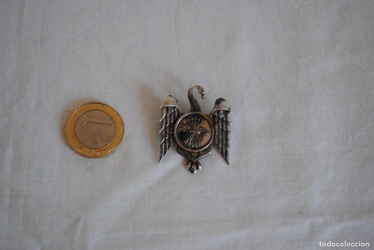 Militaria: ANTIGUA INSIGNIA DE LA FALANGE ESPA&Ntilde;OLA .