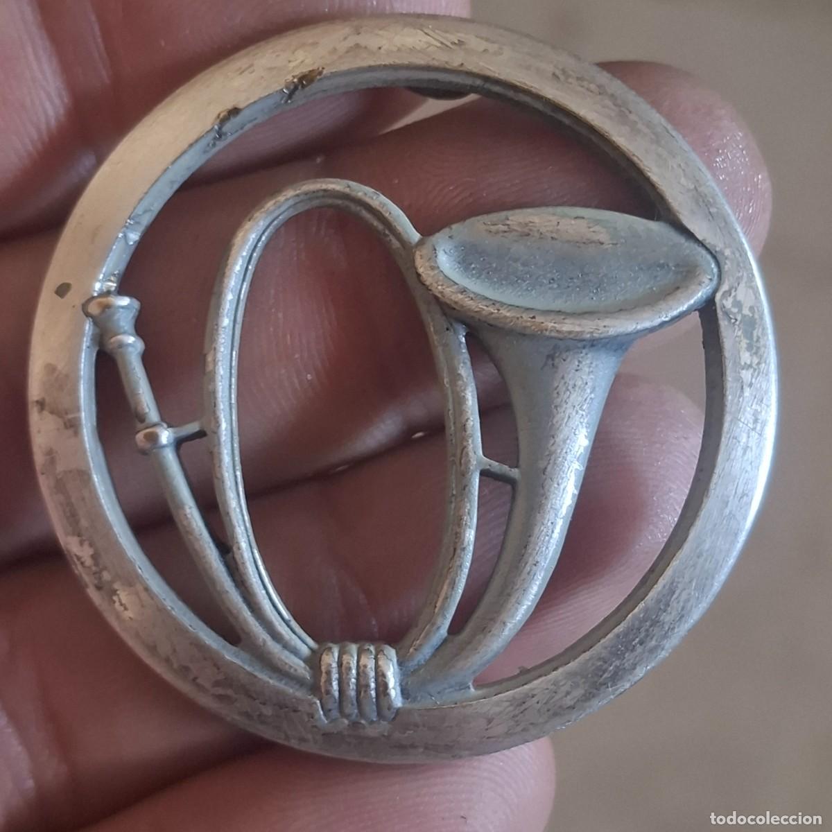 Militaria: Antigua insignia de Cazadores de Monta&ntilde;a para boina Francia