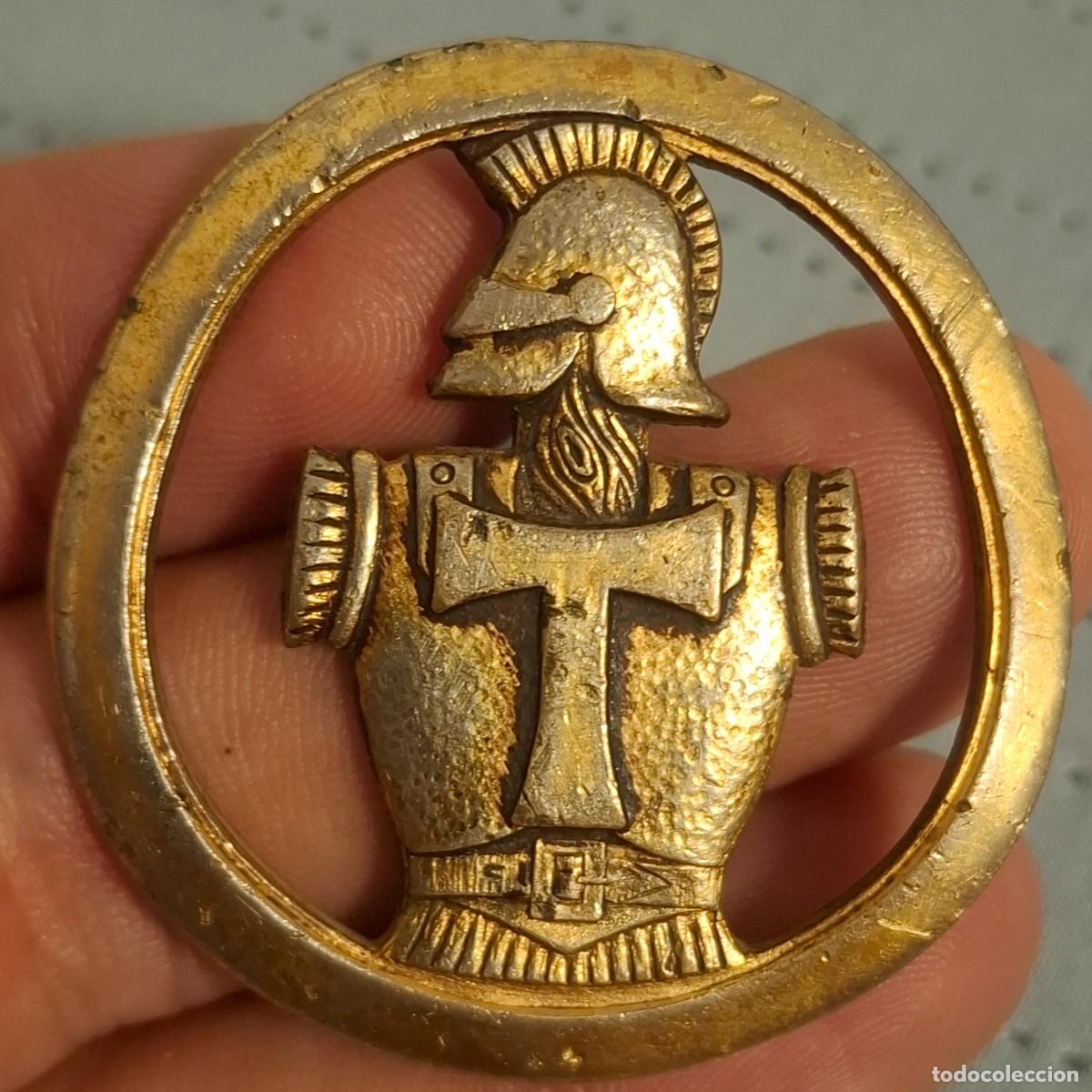 Militaria: Antigua insignia de boina del Cuerpo de Transmisiones del Ej&eacute;rcito Franc&eacute;s.