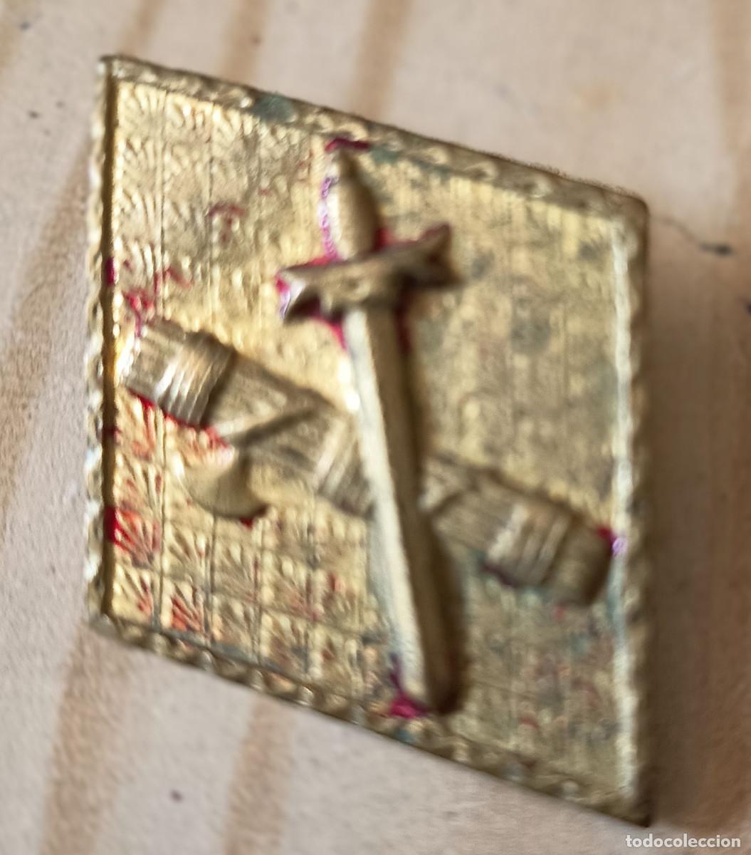 Militaria: insignia laton guardia civil 1943