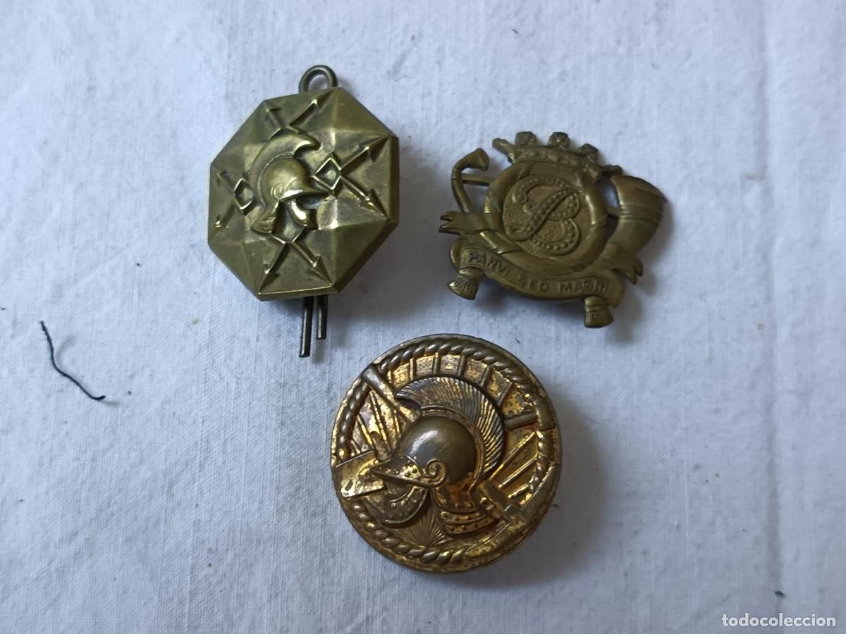 Militaria: Tres insignias militares originales, una del ej&eacute;rcito Belga y dos del ej&eacute;rcito Espa&ntilde;ol