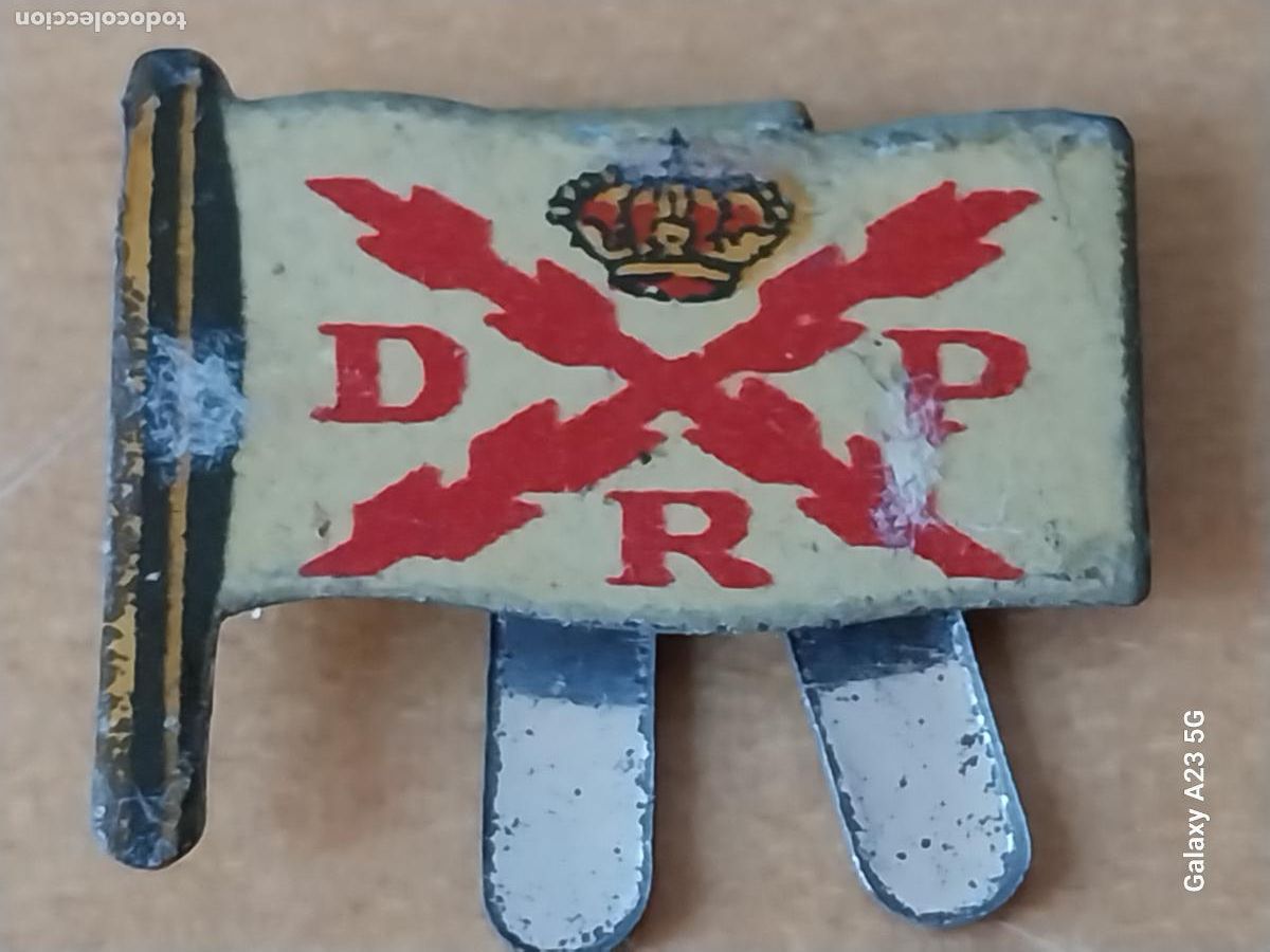 Militaria: CARLISTA INSIGNIA REQUETES DIOS PATRIA REY CHAPA 1.97CMS ANCHO ORIGINAL ANTIGUA