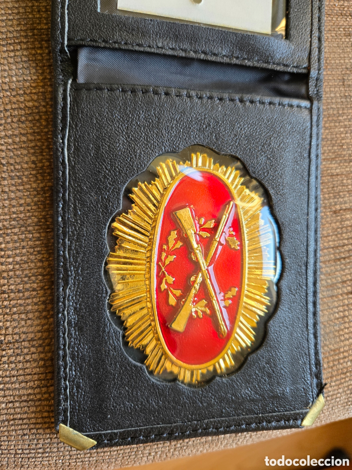 Militaria: Cartera de piel con placa Tirador selecto