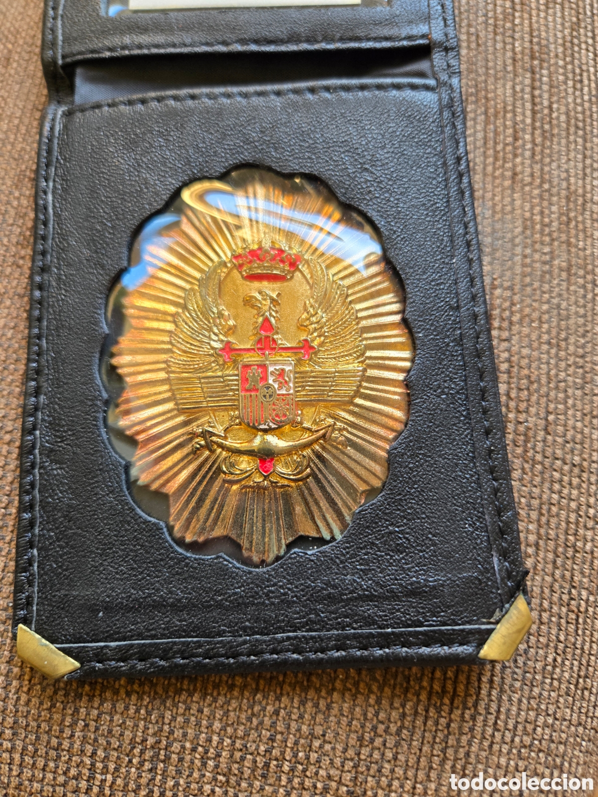 Militaria: Cartera piel con placa 3 ejercitos