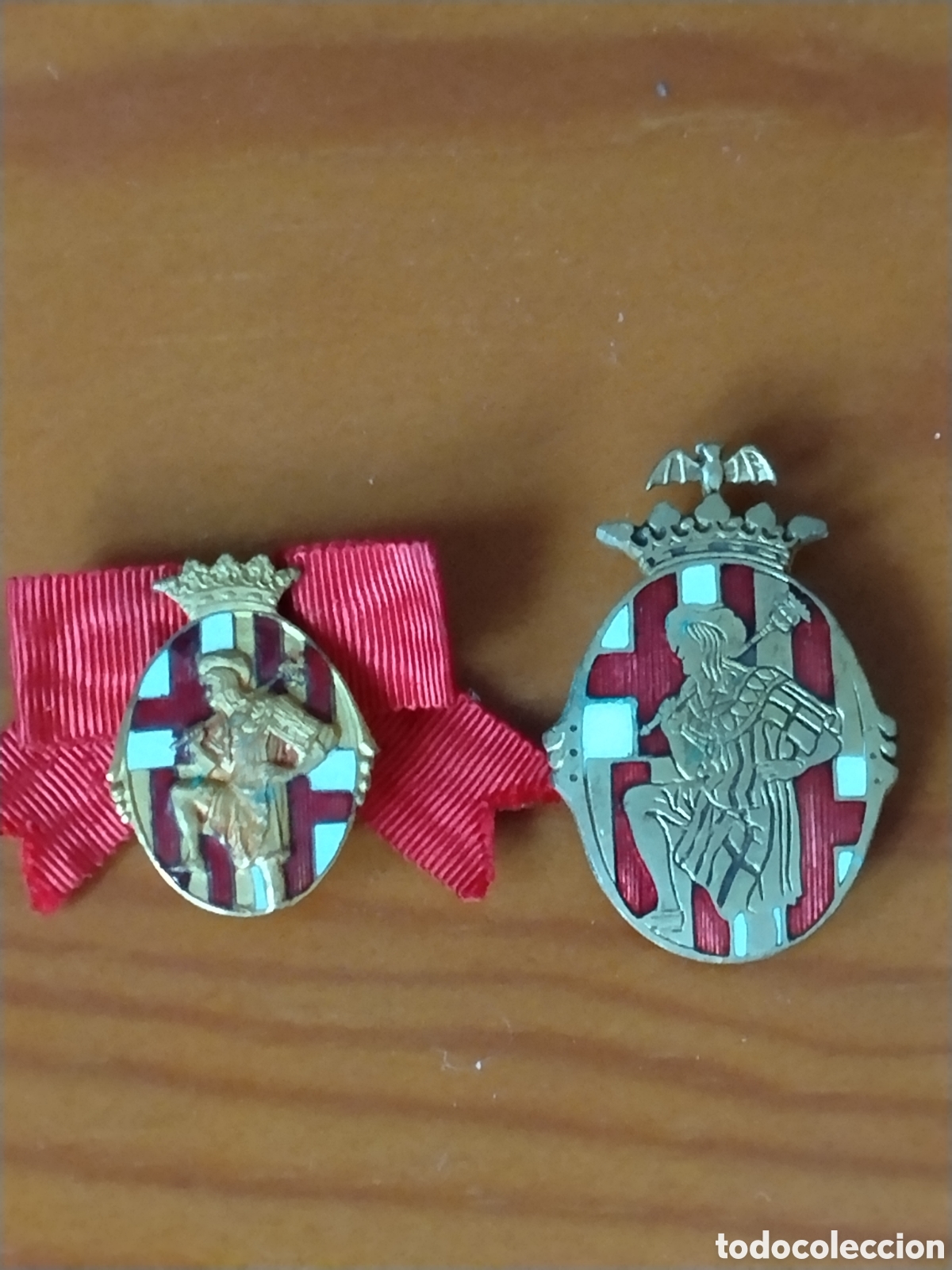 Militaria: Pareja de insignias de ojal exposici&oacute;n internacional Barcelona 1929.epoca Alfonso XIII.catalunya.mon
