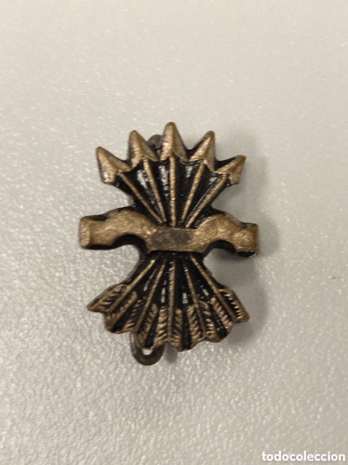 Militaria: Insignia Falange post guerra civil.falangista.requete.patriotico.franco.franquista.nacional.militar