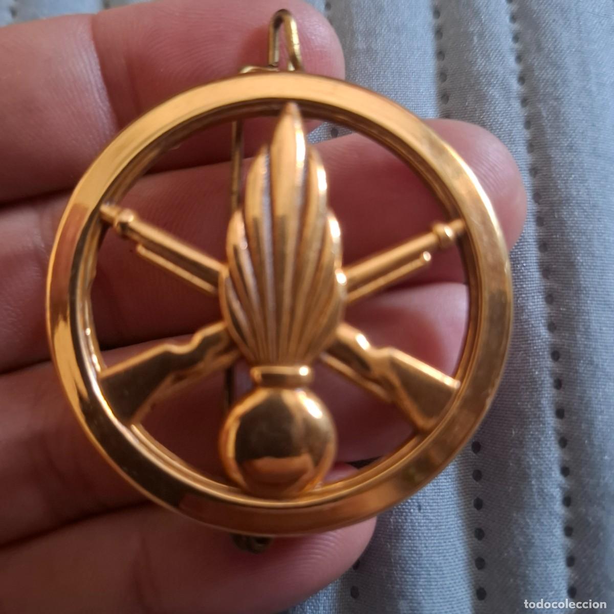 Militaria: FRANCIA. ANTIGUA INSIGNIA CIRCULAR DE BOINA DE INFANTERIA DIAMETRO 4,5 CM.