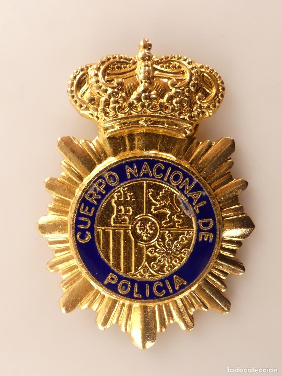 Militaria: INSIGNIA PARA GORRA CUERPO NACIONAL DE POLICIA