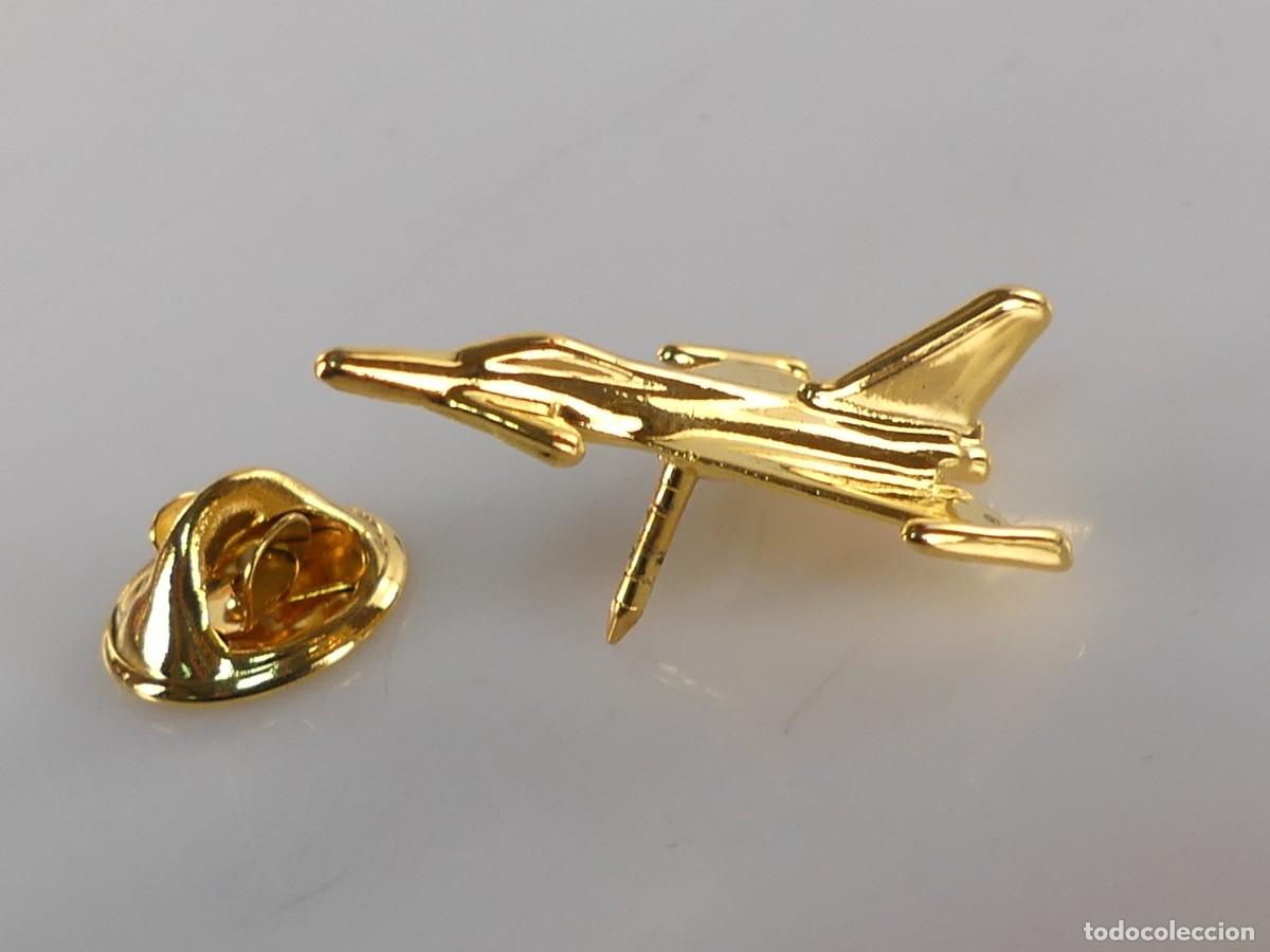 Militaria: PIN INSIGNIA FORMA DE AVION