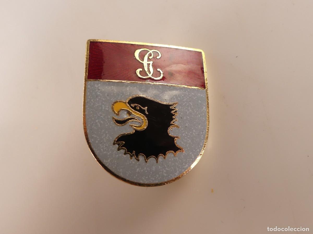 Militaria: Pin del servicio de informaci&oacute;n de la guardia civil