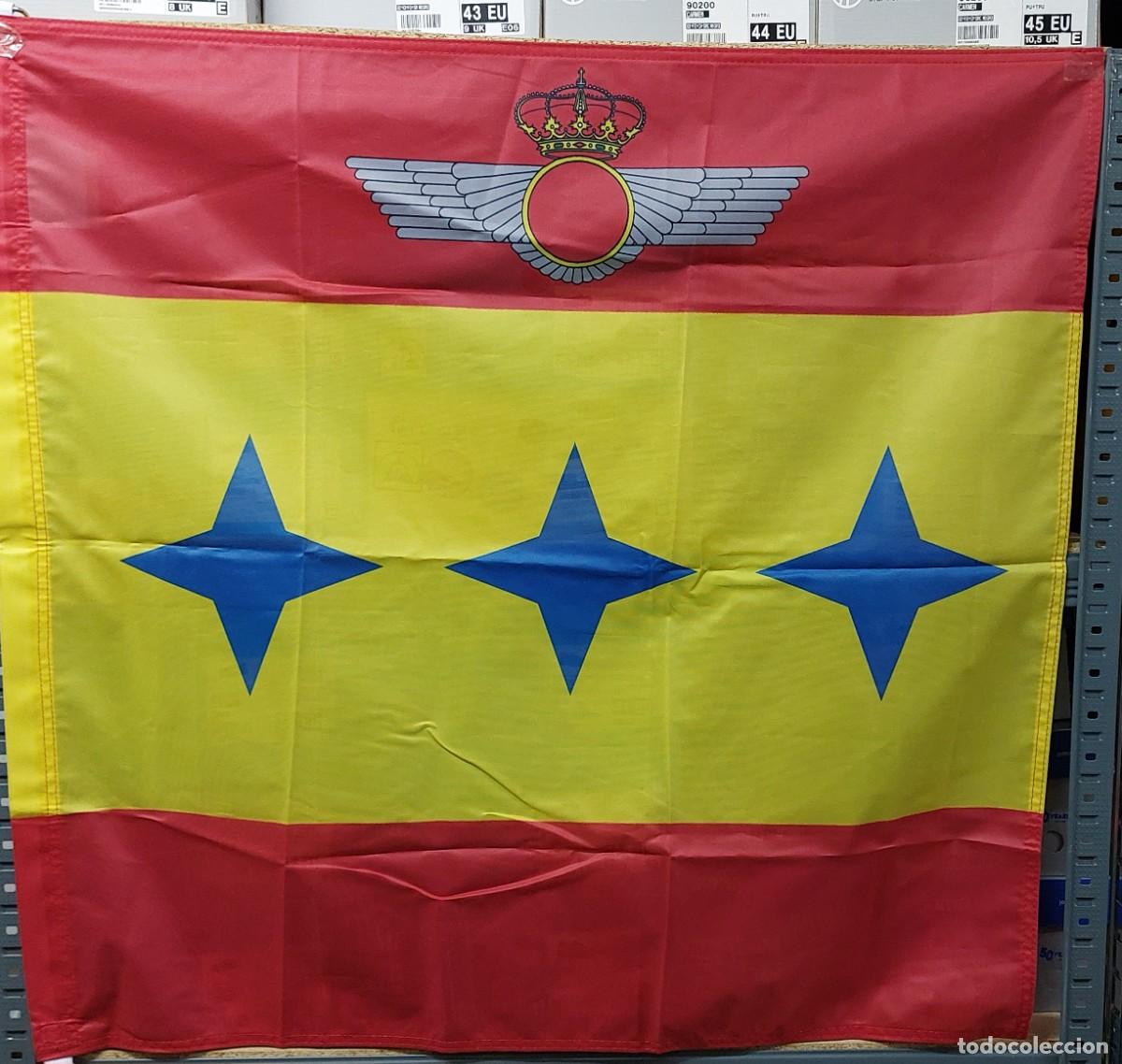 Militaria: 3 BANDERAS del Ejercito del Aire (diferentes modelos)