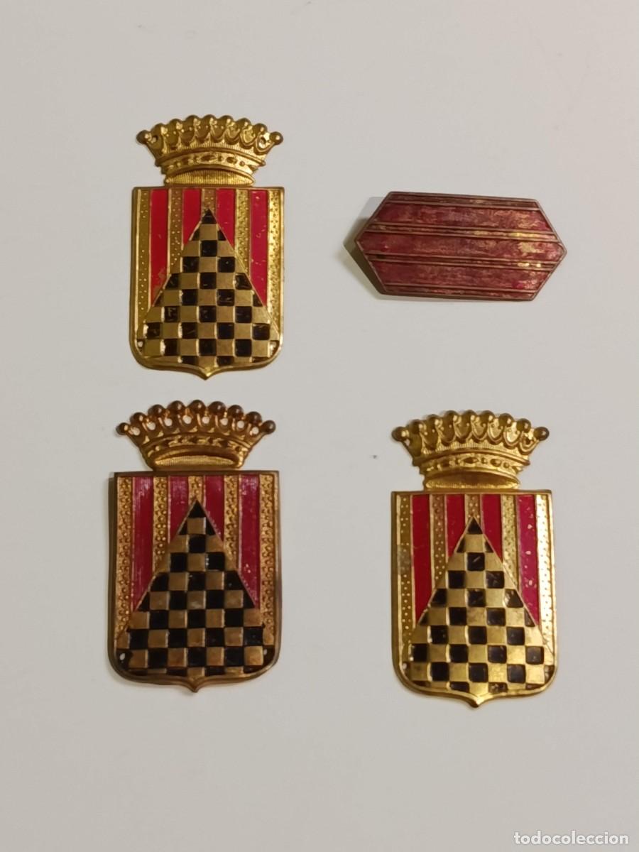 Militaria: Lote insignias militares metal sargento y 3 cuerpo urgell
