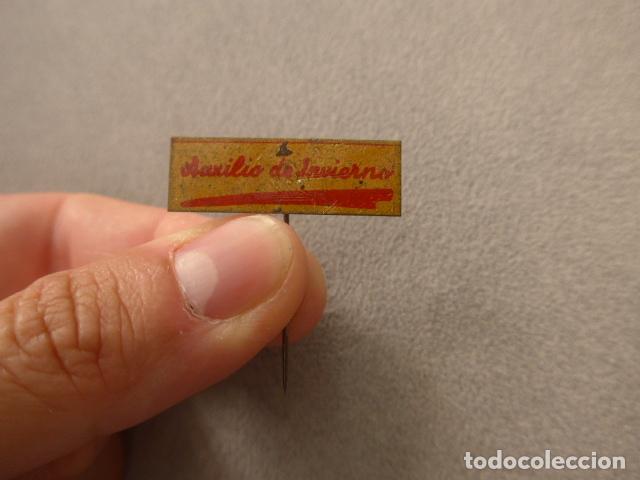 Militaria: Antigua insignia original de Auxilio social de Falange de Guerra civil