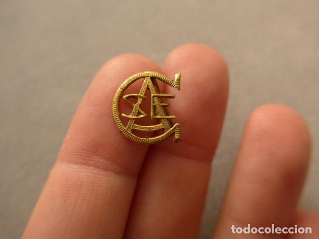 Militaria: Antigua insignia del CASE, original, Guerra civil.