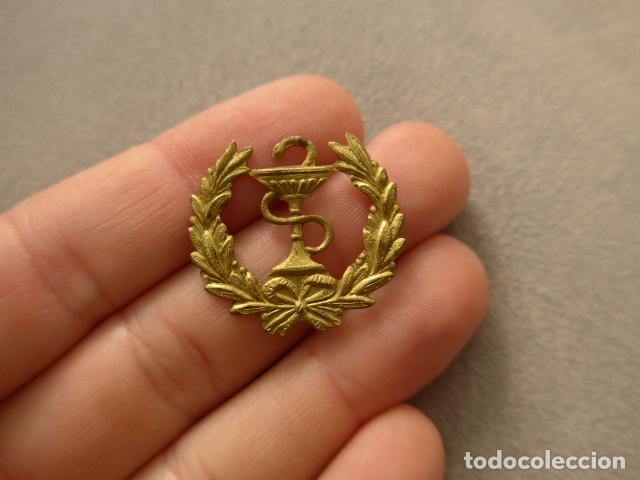 Militaria: Antigua insignia o emblema original del Cuerpo de Farmacia militar, epoca Republica y Guerra civil