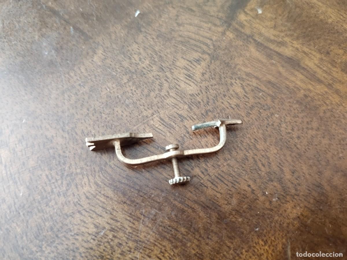 Militaria: Francia. Insignia de flecha. A tuerca. - Foto 3