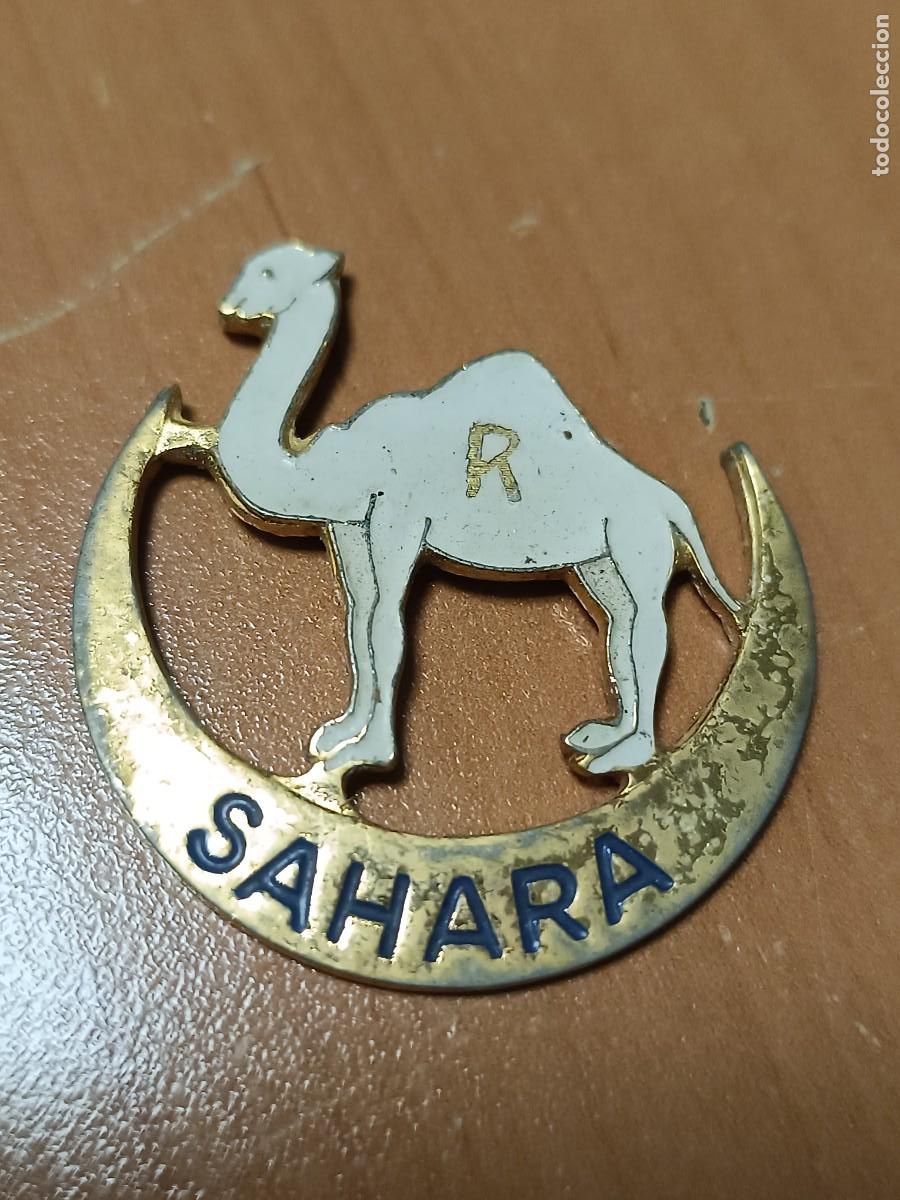Militaria: ANTIGUA INSIGNIA SAHARA, LE FALTA AGUJA