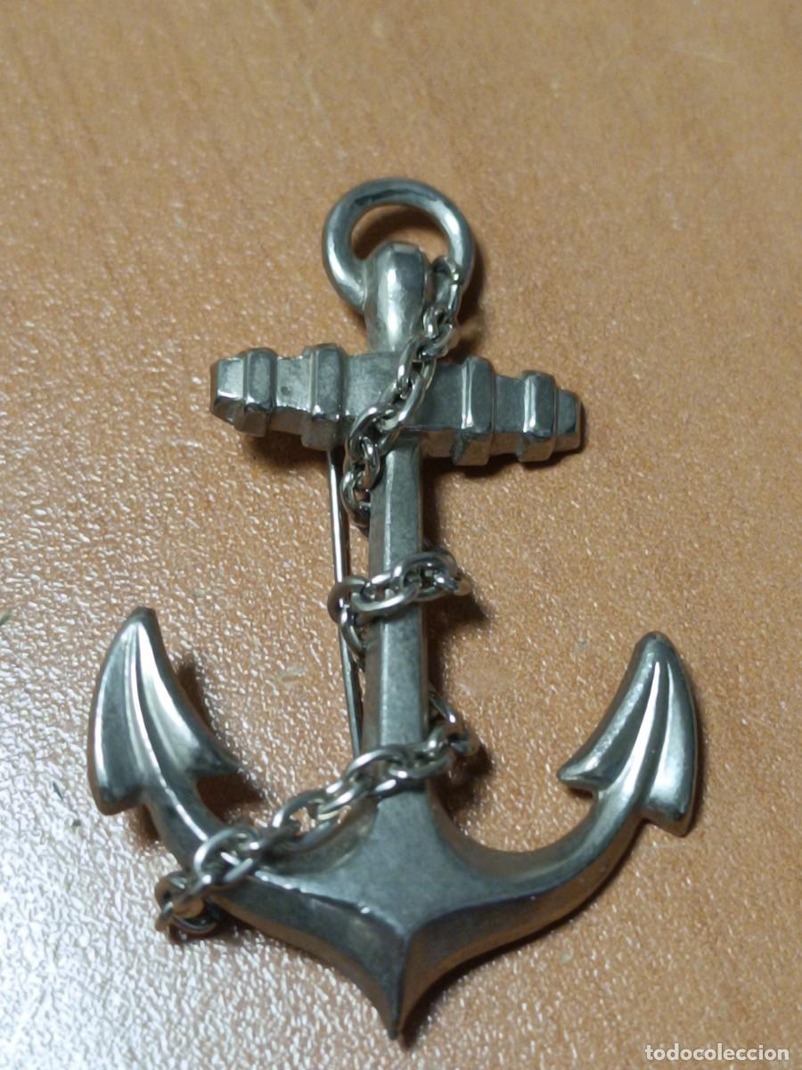 Militaria: INSIGNIA DE ANCLA CON CADENA, VA COGIDO CON AGUJA