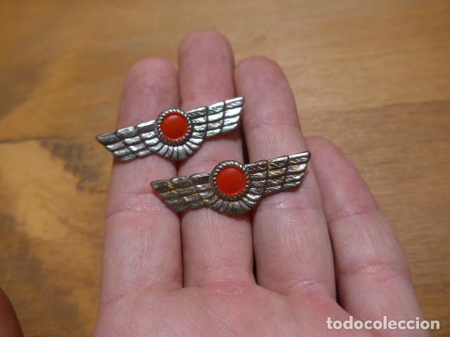 Militaria: Antigua pareja de insignias o emblemas de aviacion republicana de guerra civil, originales. Rokiski