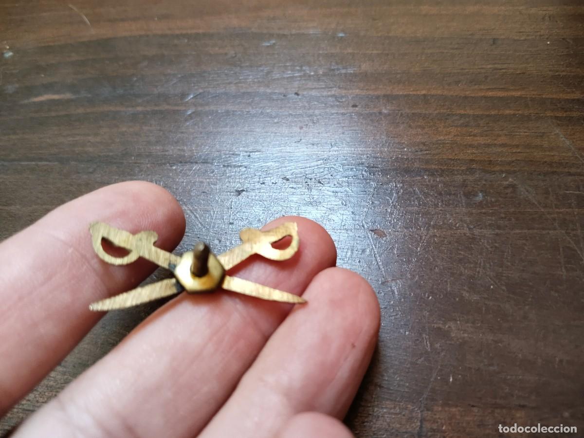 Militaria: Insignia Ej&eacute;rcito de Portugal. A tuerca. Sables. - Foto 3