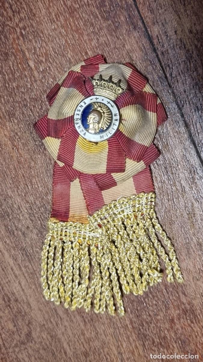 Militaria: Escarapela de profesorado militar