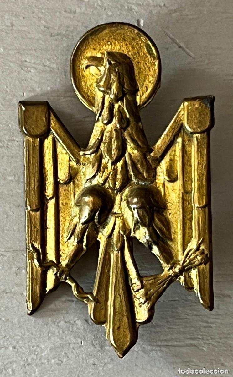 Militaria: Insignia de cuello de la Polic&iacute;a Armada. Epoca de Franco. 3,5 x 2 Cms.