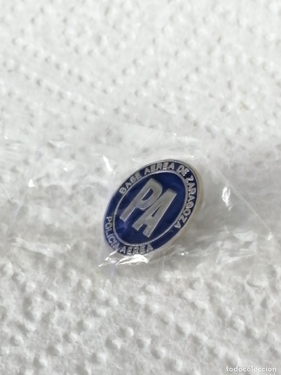 Militaria: PIN POLIC&Iacute;A A&Eacute;REA PA BASE A&Eacute;REA ZARAGOZA EJ&Eacute;RCITO AIRE NUEVO PINS INSIGNIA