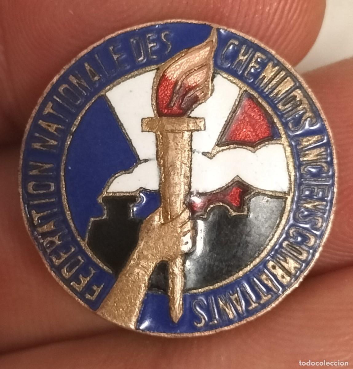 Militaria: insignia circular es de la Federaci&oacute;n Nacional de Ferroviarios Veteranos de Guerra