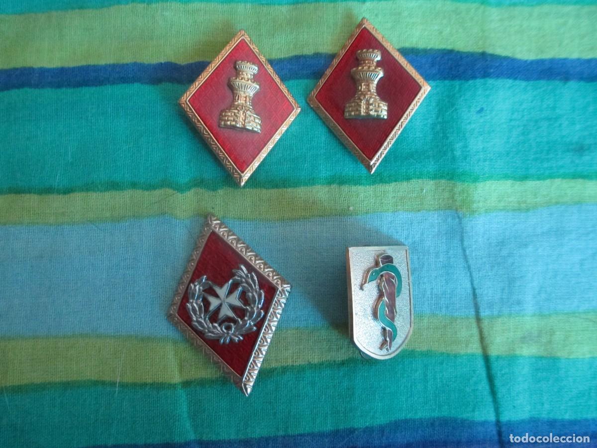 Militaria: Lote de insignias y distintivos militares