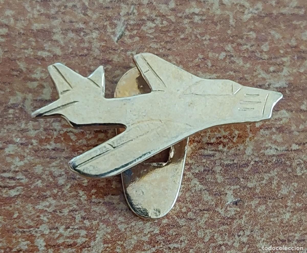 Militaria: Insignia ojal Jet avi&oacute;n