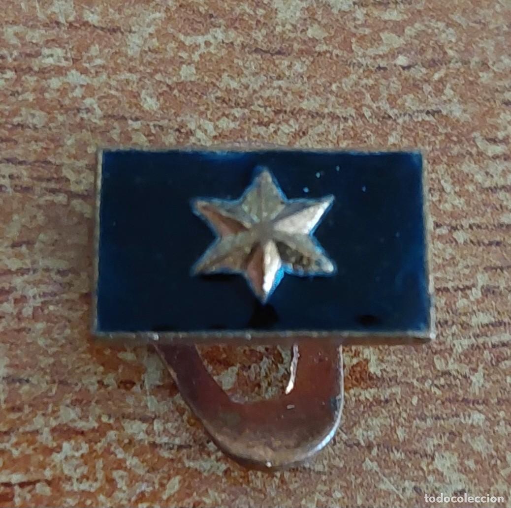 Militaria: Insignia ojal Alferez provisional guerra civil