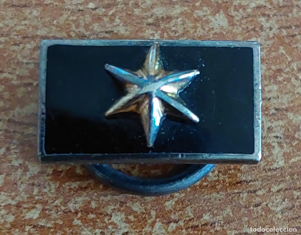Militaria: Insignia ojal Alferez provisional guerra civil en plata