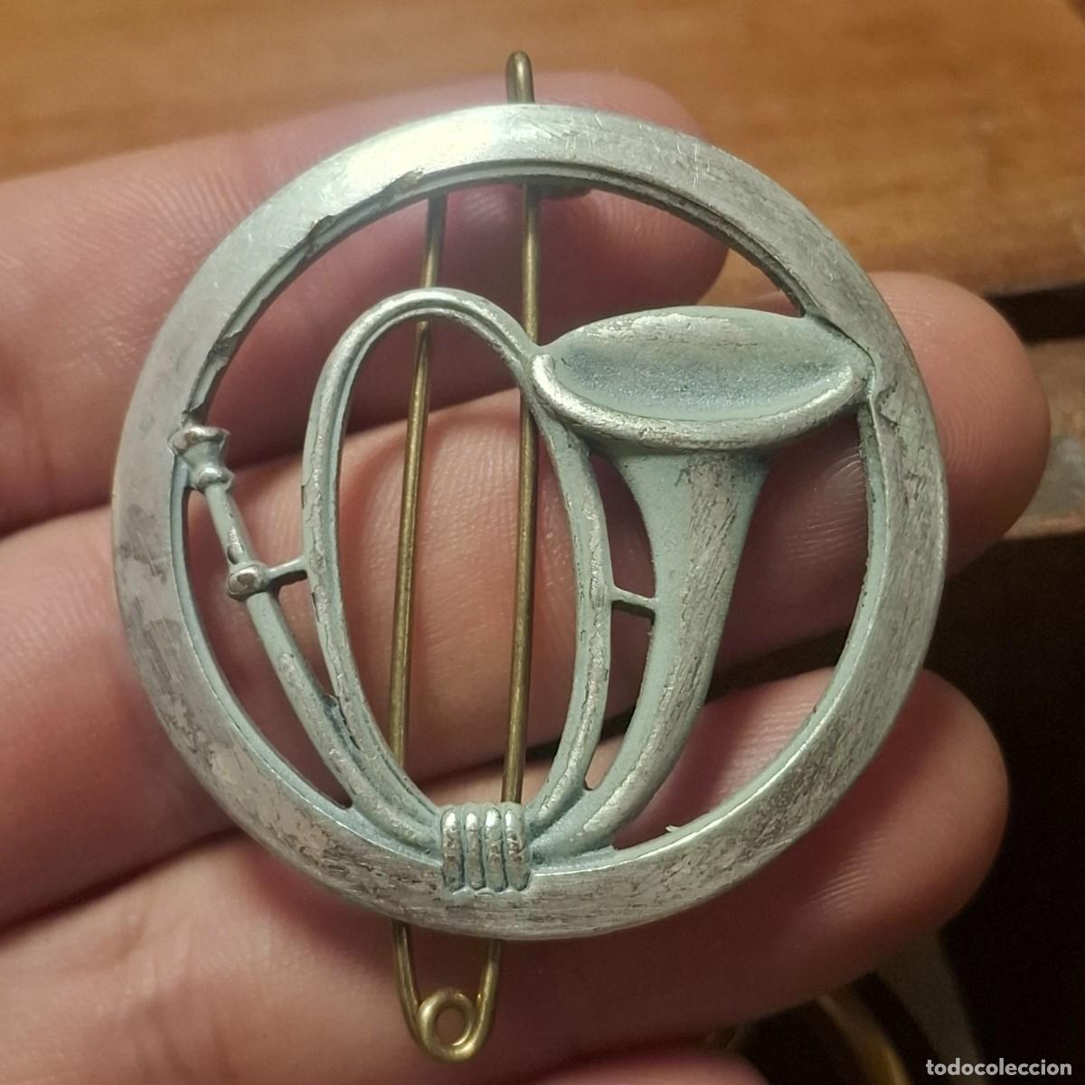 Militaria: Antigua insignia de Cazadores de Monta&ntilde;a para boina Francia(2)
