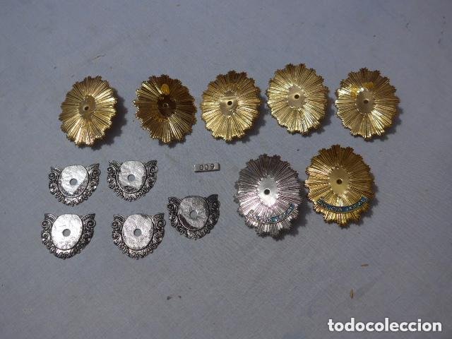 Militaria: Lote de repuestos de placas de policia local, bases, cartelas y embecelledores.