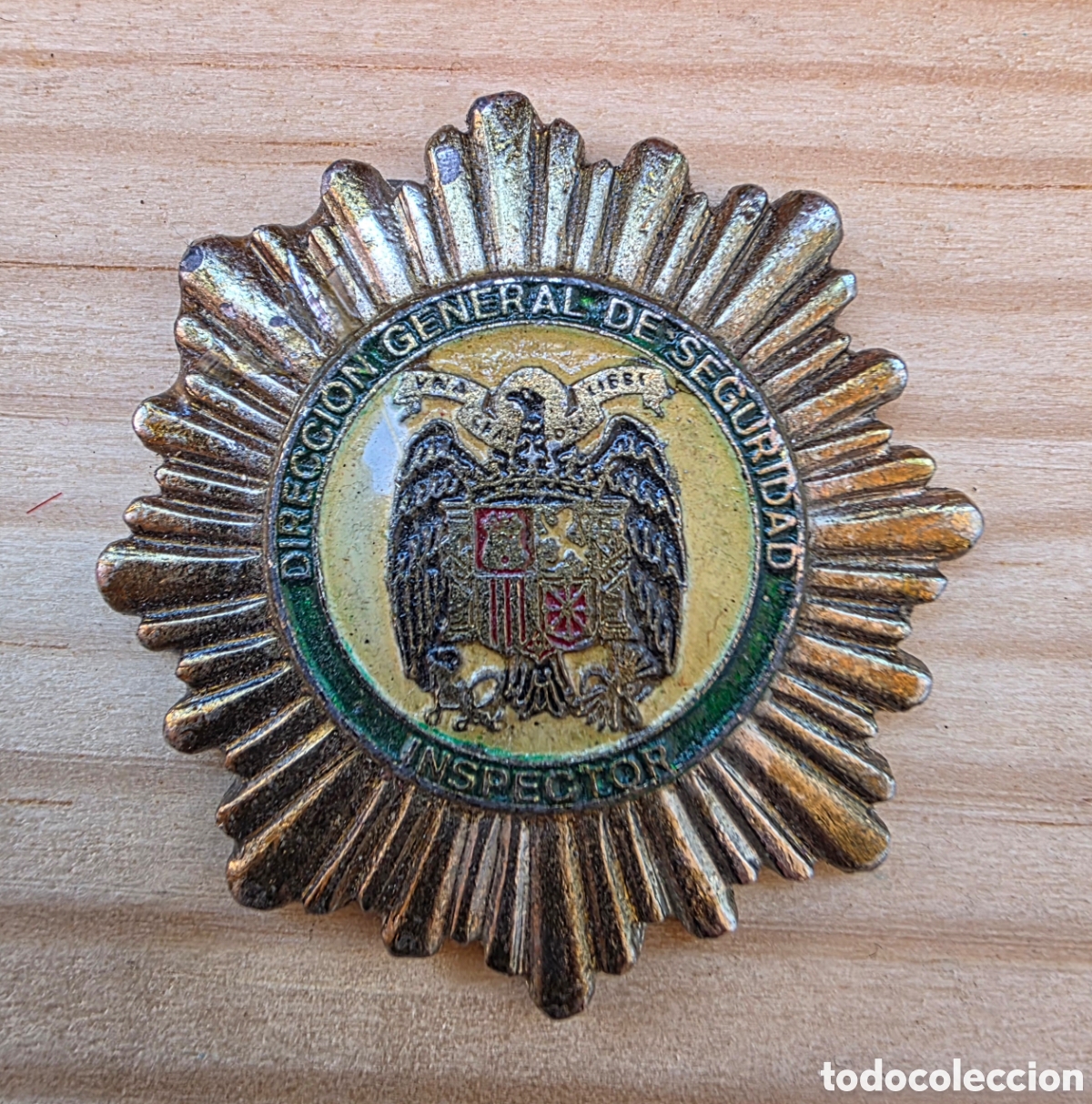 Militaria: R&eacute;plica Placa Insignia Direcci&oacute;n General de Seguridad (DGS) - INSPECTOR - &Eacute;poca Franquista